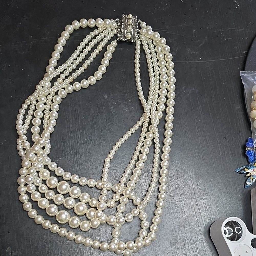 Elegant Pearl Necklace